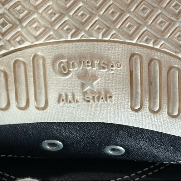 RARE FIND! CONVERSE Leather Low Top All-Stars - Picture 6 of 9